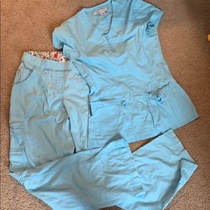 Baby blue scrubs set fits so nice just needs iron